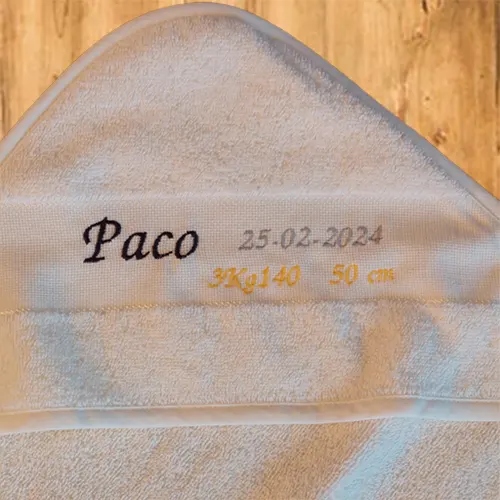 Cape de bain personnalisée avec détails - Pic et Coud Buchy